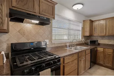 1517 N Highland Avenue, Sherman, TX 75092 - Photo 11