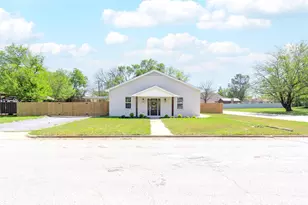 1812 Carpenter St, Bridgeport, TX 76426 - Photo 11