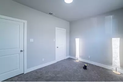 4915 Strobel Avenue, Dallas, TX 75216 - Photo 17