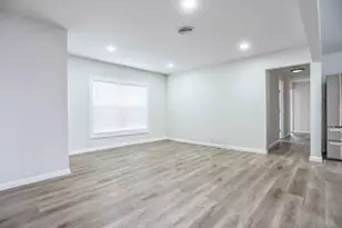 913 Zelda Dr, Hurst, TX 76053 - Photo 5