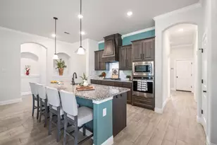 2011 Spieth St, Granbury, TX 76048 - Photo 3