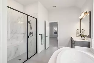 2011 Spieth St, Granbury, TX 76048 - Photo 15