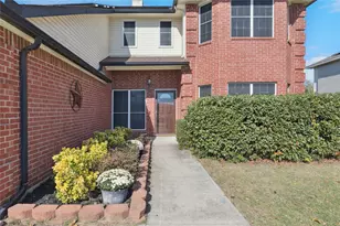 1116 Grand Central Pkwy, Saginaw, TX 76131 - Photo 3