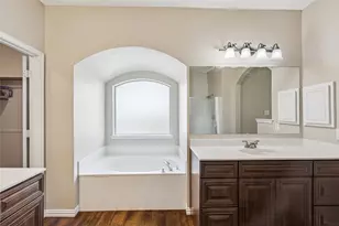 1116 Grand Central Pkwy, Saginaw, TX 76131 - Photo 15