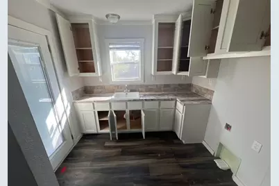 705 W Pierce Street, Winters, TX 79567 - Photo 5