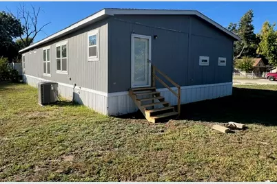 705 W Pierce Street, Winters, TX 79567 - Photo 17