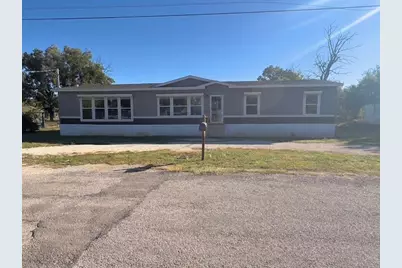705 W Pierce Street, Winters, TX 79567 - Photo 1