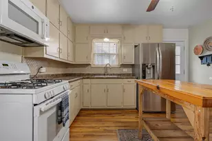 2425 N 32nd St, Waco, TX 76708 - Photo 11