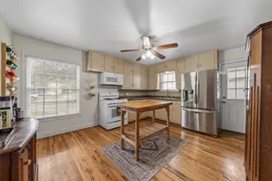 2425 N 32nd St, Waco, TX 76708 - Photo 9