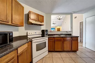 10464 Woodleaf Dr, Dallas, TX 75227 - Photo 7