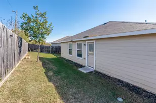 9287 Summerlee St, Dallas, TX 75227 - Photo 25