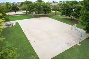 9402 Grosvenor Pl, Frisco, TX 75035 - Photo 39