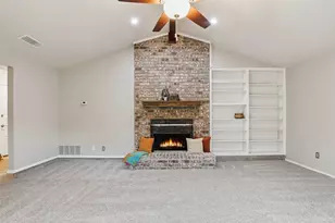 22 Doral Ct, Pantego, TX 76013 - Photo 13