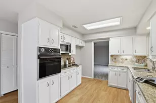 22 Doral Ct, Pantego, TX 76013 - Photo 15