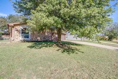206 Laura Drive, Burleson, TX 76028 - Photo 3