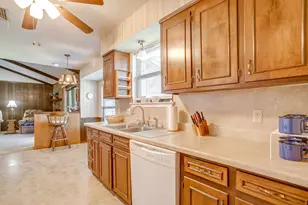 206 Laura Dr, Burleson, TX 76028 - Photo 17