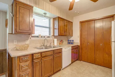 206 Laura Drive, Burleson, TX 76028 - Photo 15