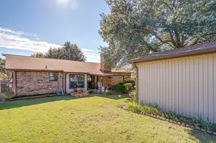 206 Laura Dr, Burleson, TX 76028 - Photo 27