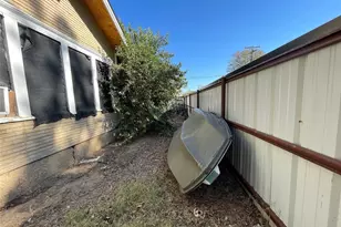 1617 6th St, Brownwood, TX 76801 - Photo 17