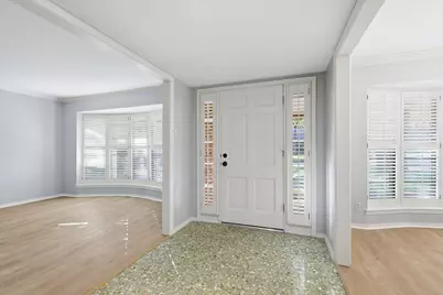 2505 Oak Manor Court, Arlington, TX 76012 - Photo 3