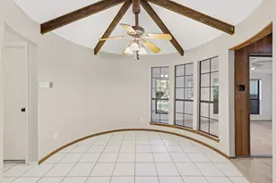 2505 Oak Manor Ct, Arlington, TX 76012 - Photo 9