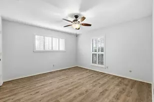 2505 Oak Manor Ct, Arlington, TX 76012 - Photo 17