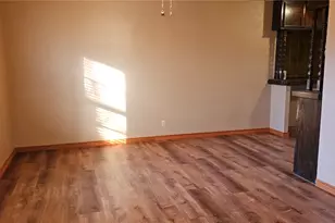 1061 E Walnut St, Hillsboro, TX 76645 - Photo 13