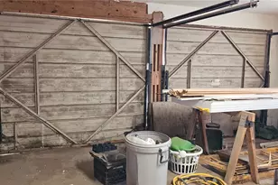 1061 E Walnut St, Hillsboro, TX 76645 - Photo 15