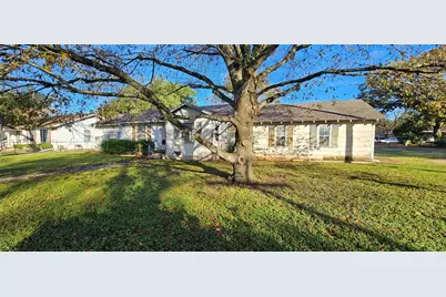 1061 E Walnut Street, Hillsboro, TX 76645 - Photo 3