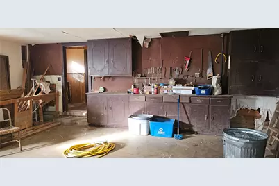 1061 E Walnut Street, Hillsboro, TX 76645 - Photo 17