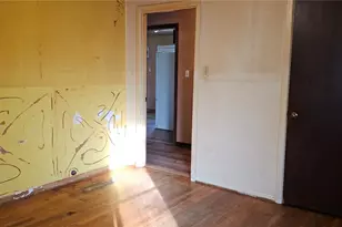 1061 E Walnut St, Hillsboro, TX 76645 - Photo 25