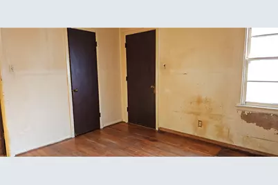1061 E Walnut Street, Hillsboro, TX 76645 - Photo 25