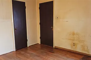 1061 E Walnut St, Hillsboro, TX 76645 - Photo 25