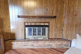 1061 E Walnut St, Hillsboro, TX 76645 - Photo 9