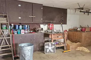 1061 E Walnut St, Hillsboro, TX 76645 - Photo 15