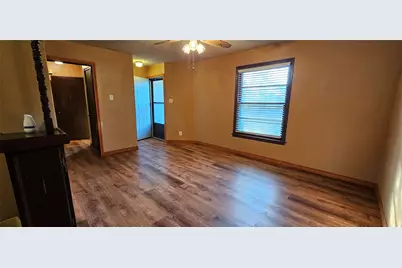 1061 E Walnut Street, Hillsboro, TX 76645 - Photo 13