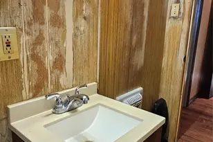 1061 E Walnut St, Hillsboro, TX 76645 - Photo 31