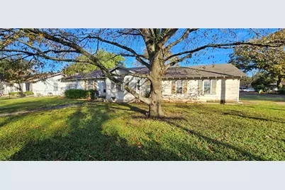 1061 E Walnut Street, Hillsboro, TX 76645 - Photo 3
