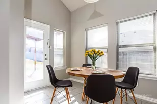 703 Woodcrest Dr, Ennis, TX 75119 - Photo 7