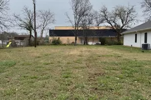 1328 Franklin Ave, Bonham, TX 75418 - Photo 1