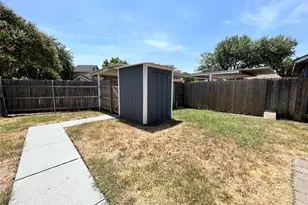 6419 Valleybrooke Ct, Arlington, TX 76001 - Photo 21