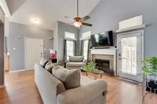 6419 Valleybrooke Ct, Arlington, TX 76001 - Photo 3