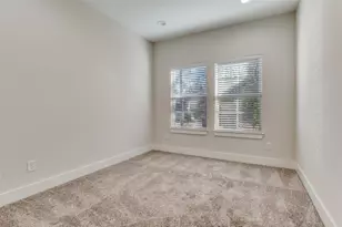 4019 Soloman Dr, Dallas, TX 75212 - Photo 17