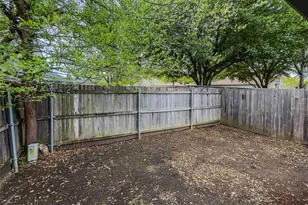 828 Mirabell Ct, Arlington, TX 76015 - Photo 13