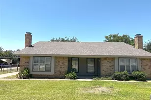 7045 Crosstimbers Ln, North Richland Hills, TX 76182 - Photo 1