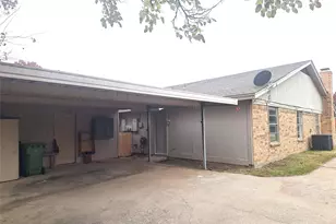 7045 Crosstimbers Ln, North Richland Hills, TX 76182 - Photo 19