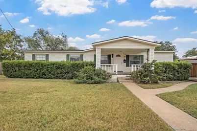 210 W 9th Street, McGregor, TX 76657 - Photo 3