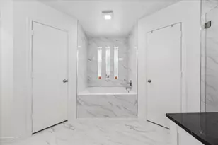 2000 E Branch Hollow Dr, Carrollton, TX 75007 - Photo 17