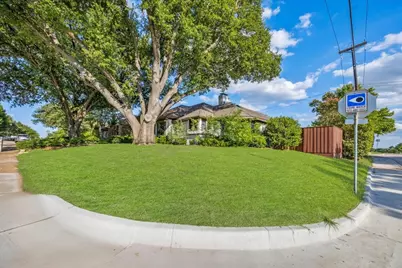 2000 E Branch Hollow Drive, Carrollton, TX 75007 - Photo 3