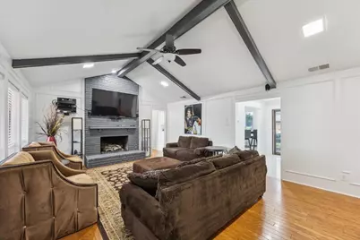 2000 E Branch Hollow Drive, Carrollton, TX 75007 - Photo 13